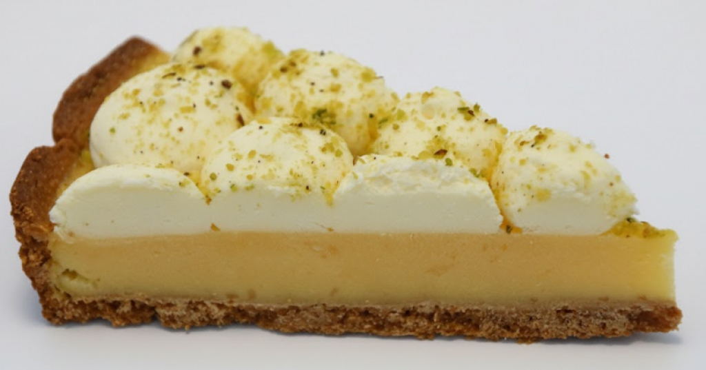 ТОРТА ЛАЙМ С МЕРЕНГ И ПОРЪСКА ПИСТАШИО 122g (брой парчета 12)